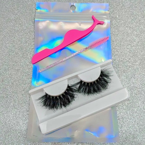 Mink Eyelashes - Picture 5 of 5